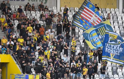 Na snímke fanúšikovia Košíc v zápase 6. kola Niké ligy vo futbale FC Košice - ViOn Zlaté Moravce v Košiciach 2. septembra 2023. FOTO TASR - František Iván

- SR Košice šport futbal NL 6. kolo Zlaté Moravce KEX
- FC Košice - ViOn Zlaté Moravce