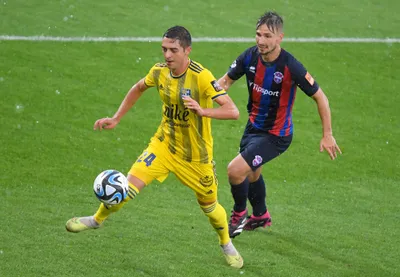 Na snímke zľava Michal Faško (Košice) a Denis Duga (Zlaté Moravce) v zápase 6. kola Niké ligy vo futbale FC Košice - ViOn Zlaté Moravce v Košiciach 2. septembra 2023. FOTO TASR - František Iván

- SR Košice šport futbal NL 6. kolo Zlaté Moravce KEX
- FC Košice - ViOn Zlaté Moravce