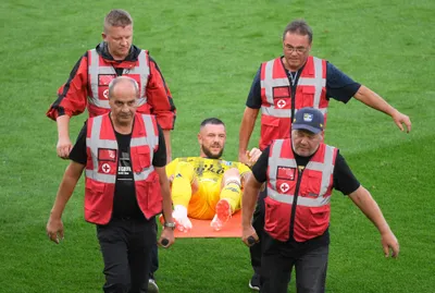 Na snímke na nosidlách kapitán Erik Pačinda (Košice) v zápase 8. kola futbalovej Niké ligy FC Košice - AS Trenčín 22. septembra 2023 v Košiciach. FOTO TASR - František Iván

- SR Košice šport futbal NL 8. kolo Trenčín KEX
- FC Košice - AS Trenčín