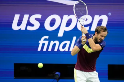 Momentka z finále US Open 2023 Novak Djokovič - Daniil Medvedev. 