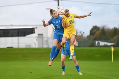 Na snímke vľavo hráčka Slovenska Tamara Morávková a hráčka Rumunska Olga Iordachiusiová v zápase futbalovej Ligy národov žien 2. skupiny B-divízie Slovensko - Rumunsko v utorok 31. októbra 2023 v Senci. FOTO TASR - Lukáš Grinaj


- SR Senec šport futbal LN ženy 2. sk. B-divízia BAX
- Slovensko - Rumunsko