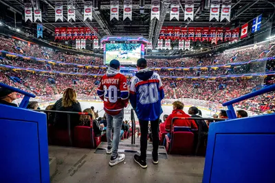 Fanúšikovia Juraja Slafkovského v zápase Montreal Canadiens - Chicago Blackhawks.