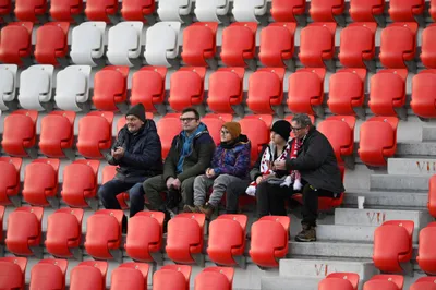 Na snímke fanúšikovia AS Trenčín sledujú zápas 18. kola futbalovej Niké ligy AS Trenčín – FC ViOn Zlaté Moravce-Vráble v Trenčíne v sobotu 16. decembra 2023. FOTO TASR - Radovan Stoklasa 

- Slovensko šport futbal NL Niké liga muži
- 18. kolo AS Trenčín – FC ViOn Zlaté Moravce-Vráble 
- TNX