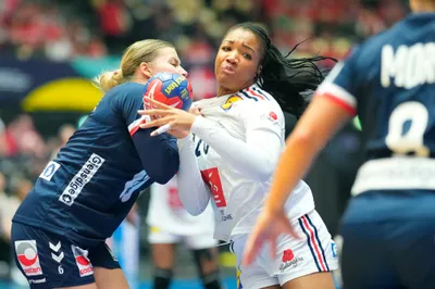 CAPTION CORRECTS PLAYER ID France's Pauletta Oppa, gains control of the ball, during the Women's Handball Championship  Handball final match between Norway and France,  at Jyske Bank Boxen, in Herning, Denmark, Sunday, Dec. 17, 2023. (Claus Fisker/ Ritzau Scanpix via AP)
