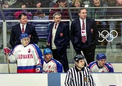 Miroslav Šatan, Peter Šťastný, Ľubomír Kolník, Július Šupler, Jaroslav Halák, František Hossa na zimných olympijských hrách 1994 v Lillehammeri. 