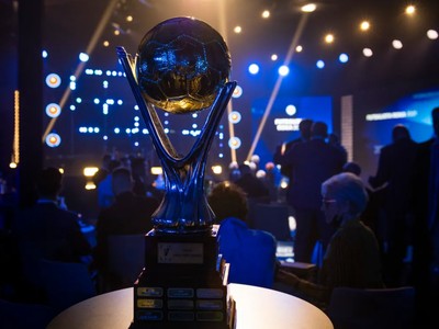 Trofej Futbalista roka.jpg