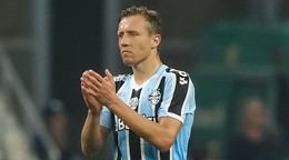 Lucas Leiva v drese Gremia.