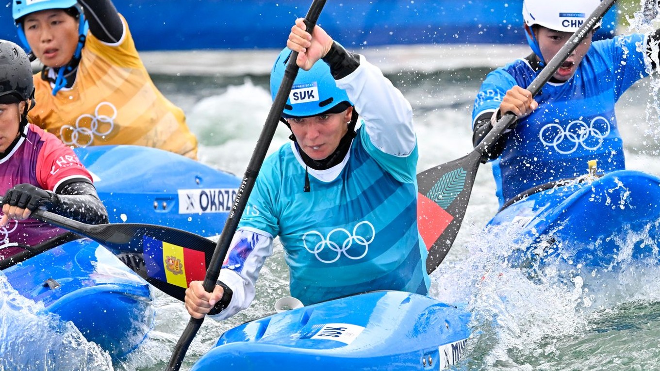 Zľava Monica Doria Villarublová z Andory, Haruka Okazakiová z Japonska, Slovenka Eliška Mintálová a Li Š'-tching z Číny.