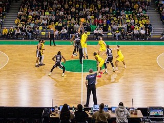 Momentka zo zápasu Patrioti Levice - BC Prievidza 