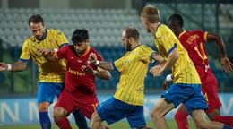 Momentka zo zápasu Tre Fiori FC - Pjunik Jerevan.