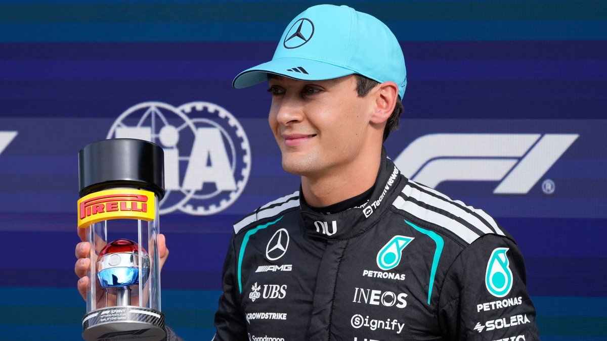 Britský jazdec F1 George Russell.