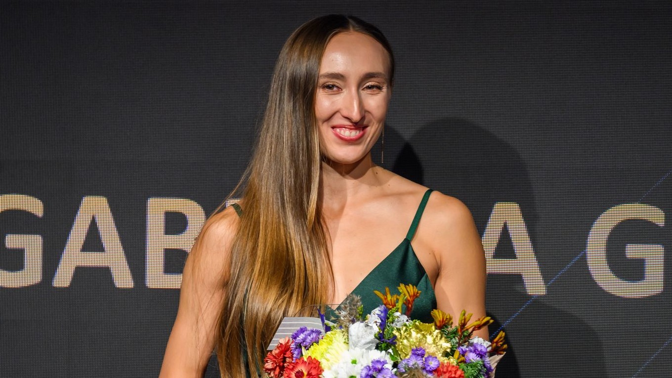 Na snímke 3. miesto atlétka roka Gabriela Gajanová počas galavečeru Atlét roka 2025 v Bratislave.