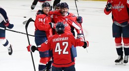 Slovenský obranca Martin Fehérváry počas zápasu zámorskej NHL Washington Capitals - Columbus Blue Jackets.