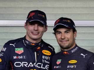 Max Verstappen a Sergio Perez.