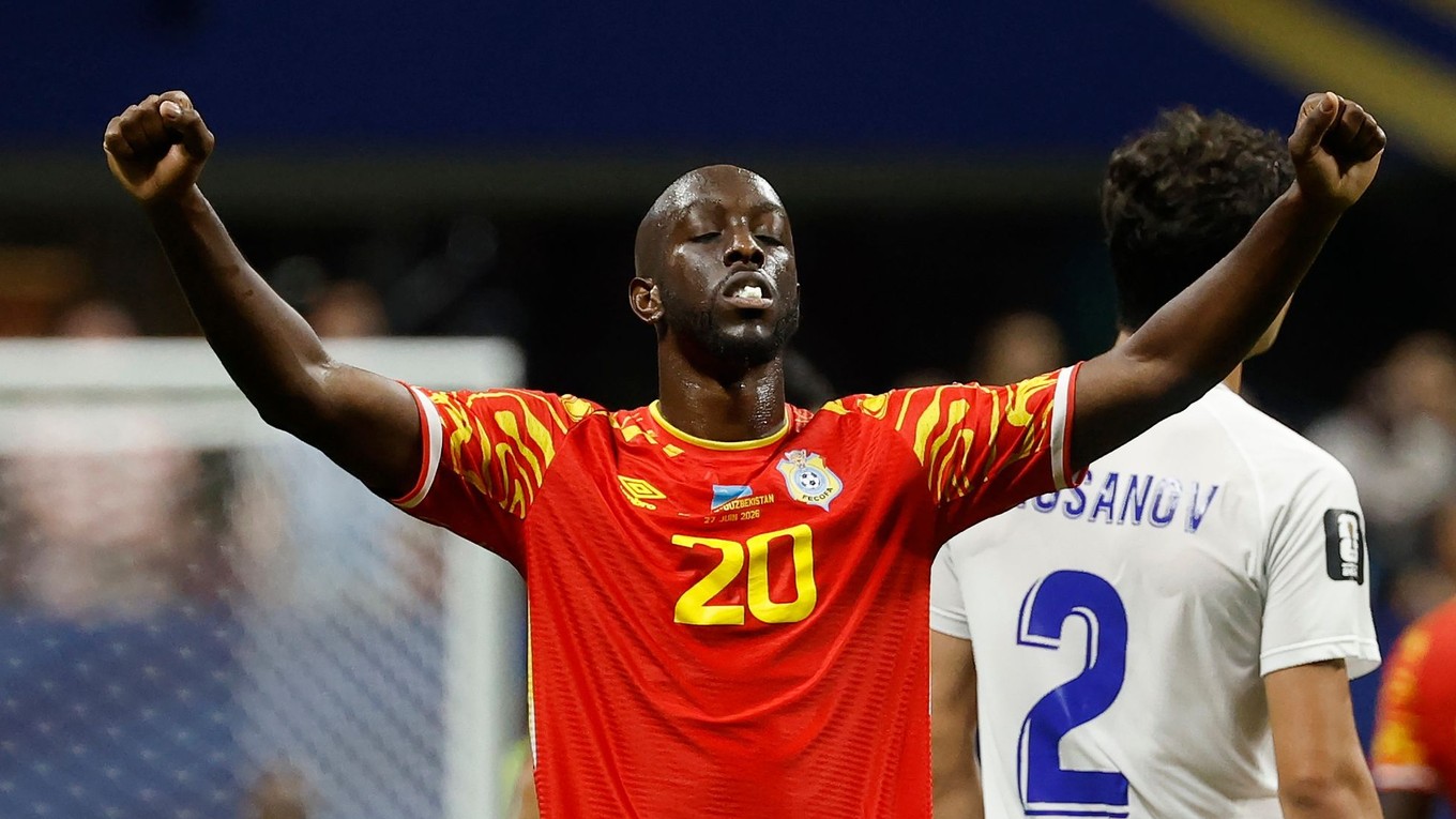 Útočník Yoane Wissa oslavuje gól do siete Uzbekistanu na MS 2026.