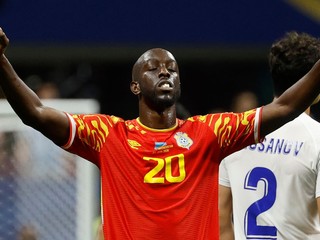 Útočník Yoane Wissa oslavuje gól do siete Uzbekistanu na MS 2026.