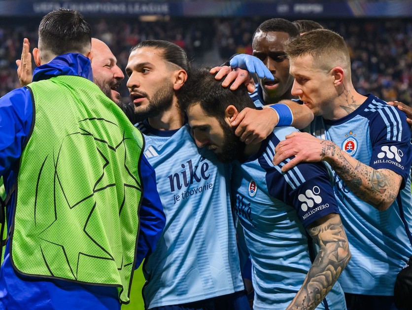 Futbalisti Slovana sa tešia z gólu v zápase 5. kola ligovej fázy Ligy majstrov Slovan Bratislava - AC Miláno.