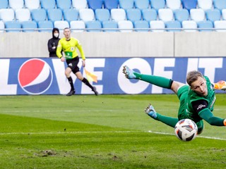 Brankár Henrich Ravas chytal aj v drese FK Senica.