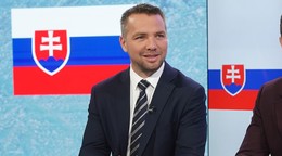 Michal Hudec ako hokejový expert.  