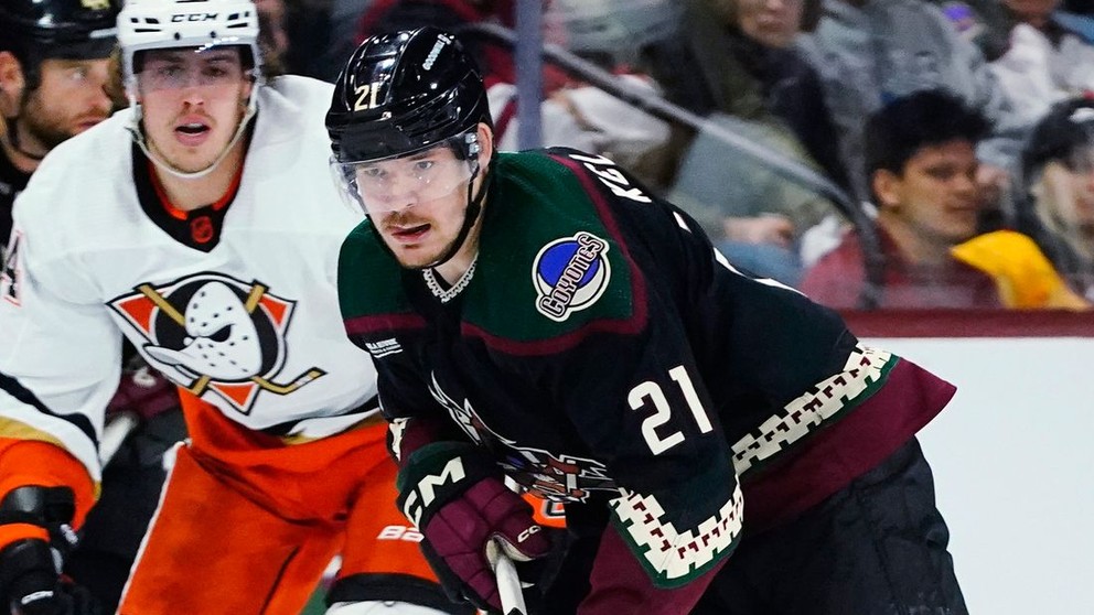 Miloš Kelemen v prvom zápase v NHL.