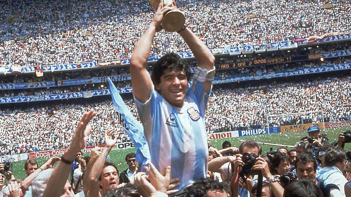 Diego Maradona.