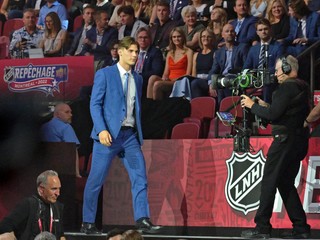Juraj Slafkovský na drafte NHL.