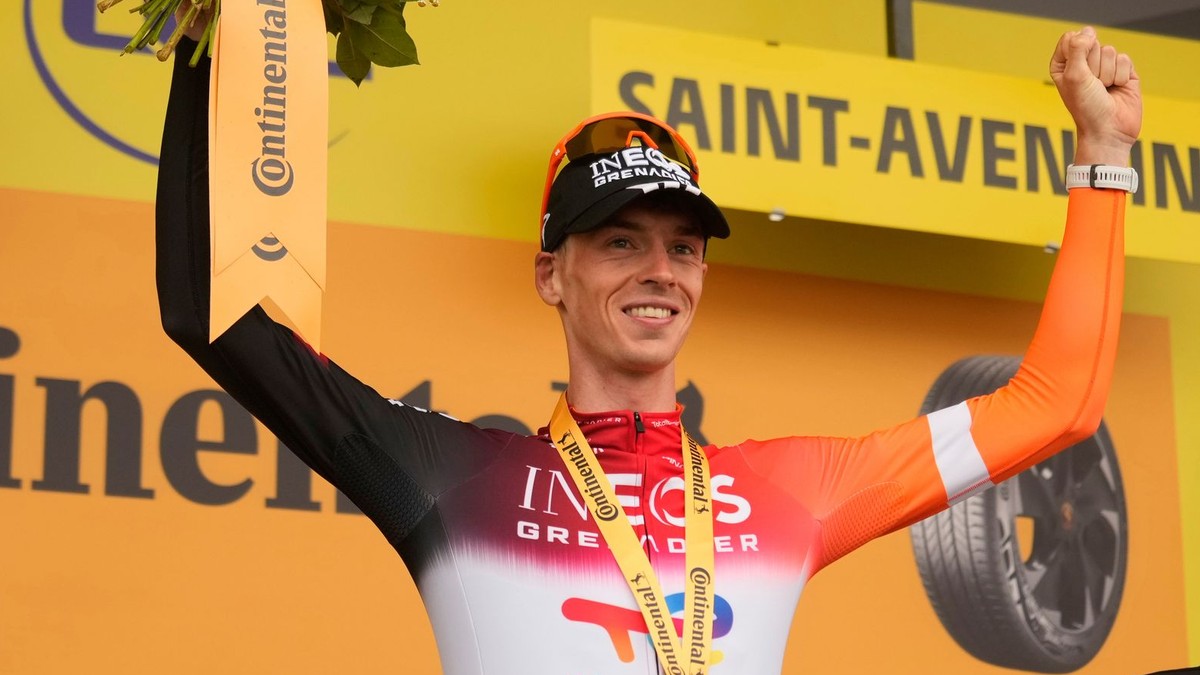 Holandský cyklista Thymen Arensman sa stal víťazom 14. etapy na Tour de France 2025.
