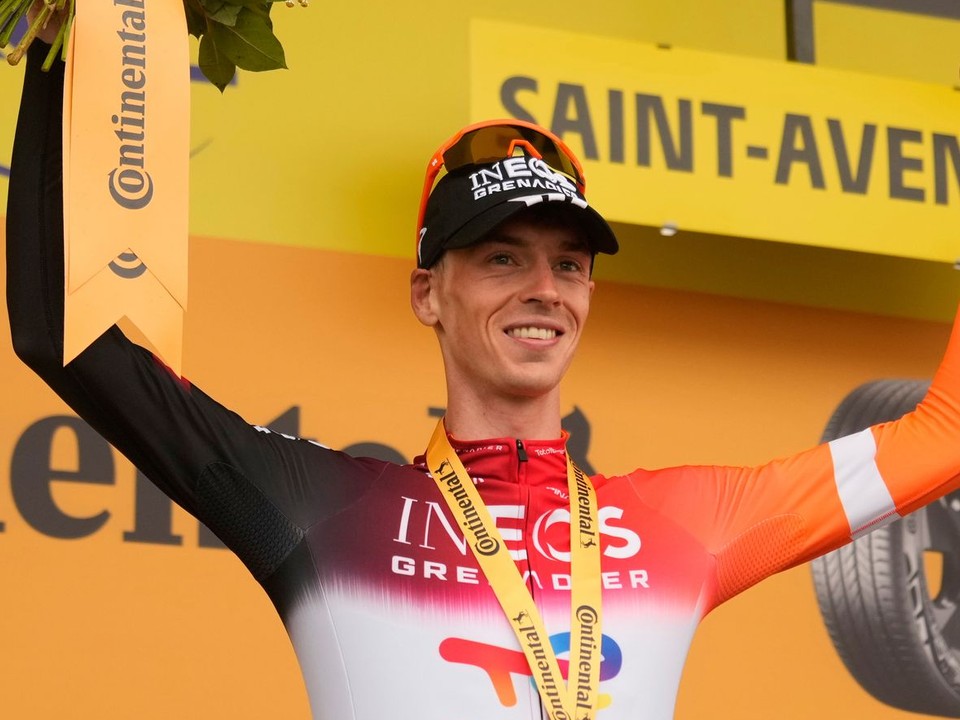 Holandský cyklista Thymen Arensman sa stal víťazom 14. etapy na Tour de France 2025.