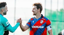 Patrik Hrošovský s kapitánskou páskou. 