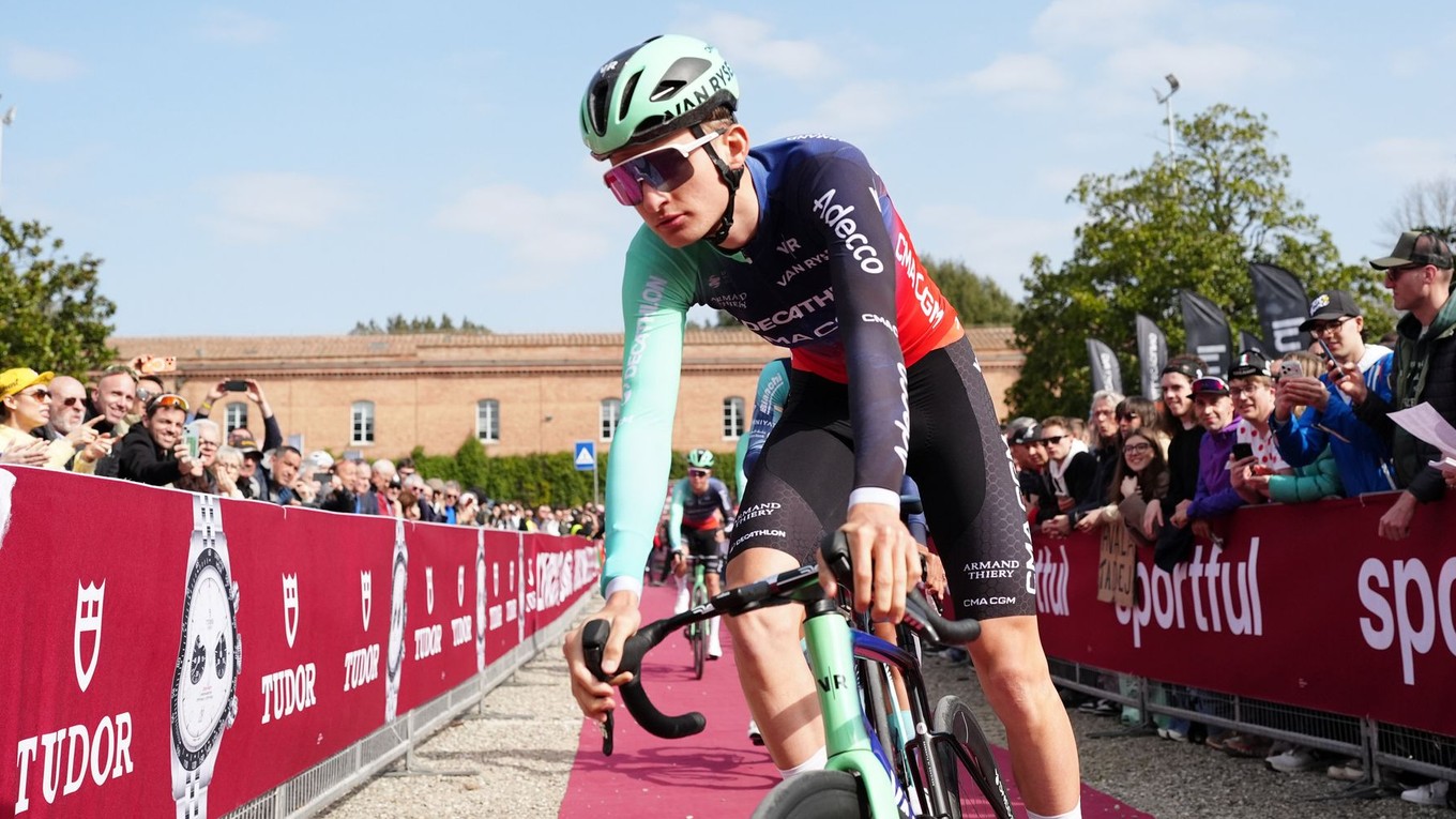 Francúzsky cyklista Paul Seixas.