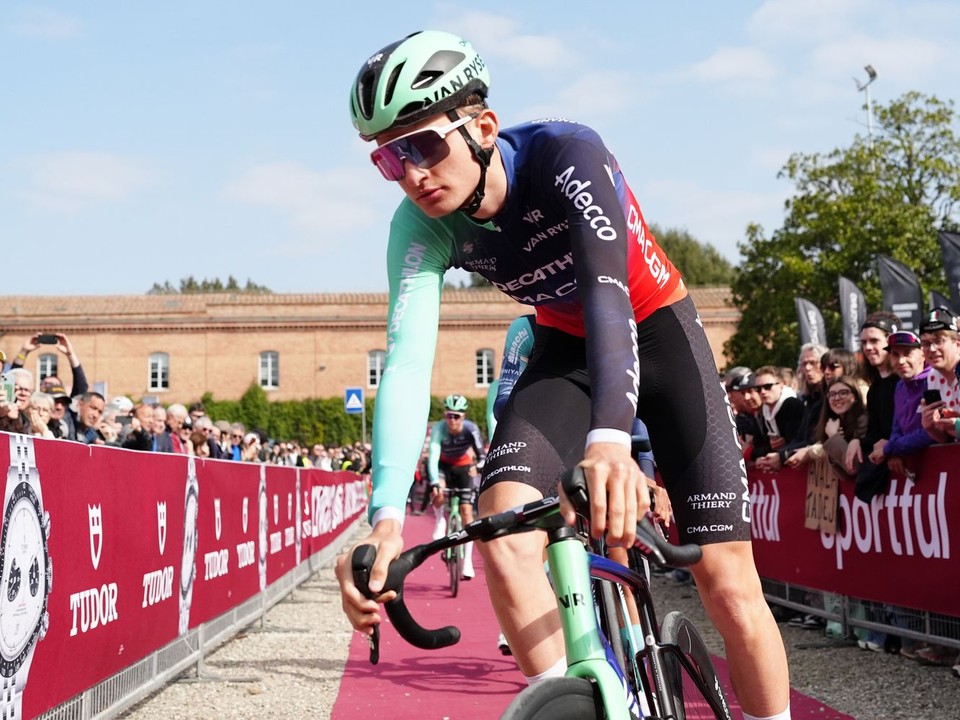 Francúzsky cyklista Paul Seixas.