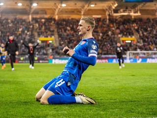 Tomáš Bobček oslavuje gól do siete Severného Írska.