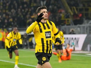 Giovanni Reyna v drese Borussie Dortmund.