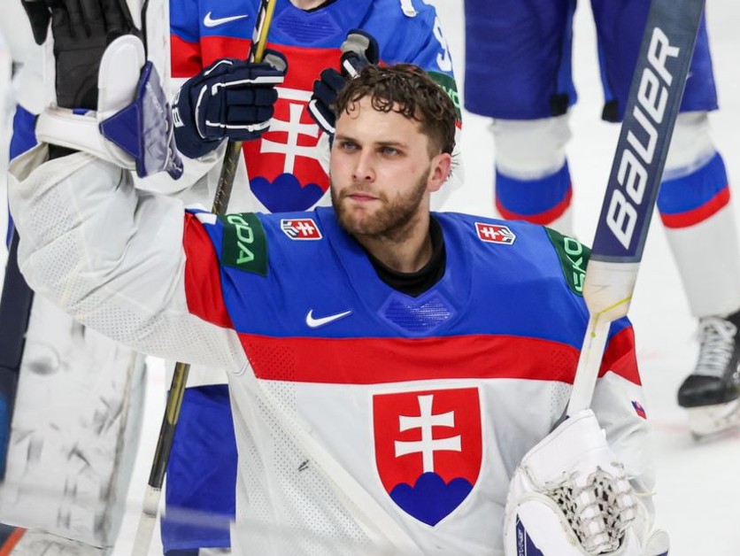 Slovenskí reprezentanti po zápase Slovensko - Kanada vo štvrťfinále MS v hokeji 2024.