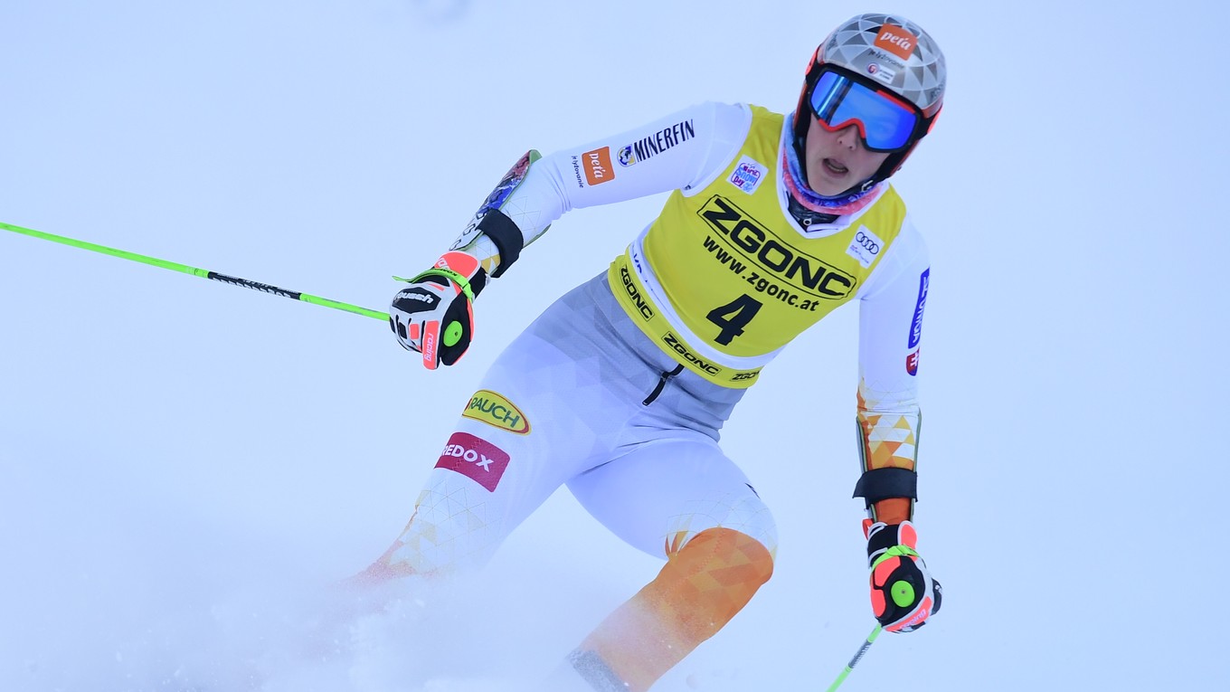 Petra Vlhová počas obrovského slalomu v stredisku Kranjska Gora 2022.