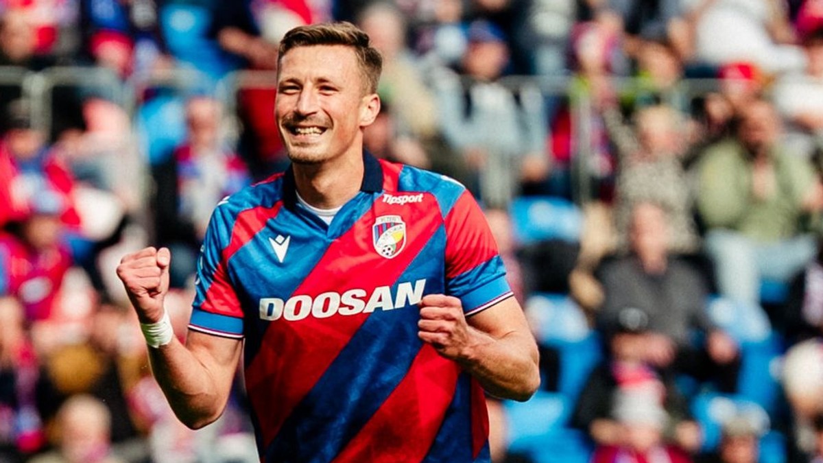 Dávid Krčík (číslo 37).