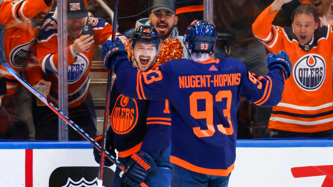 Radosť hráčov Edmontonu Oilers.