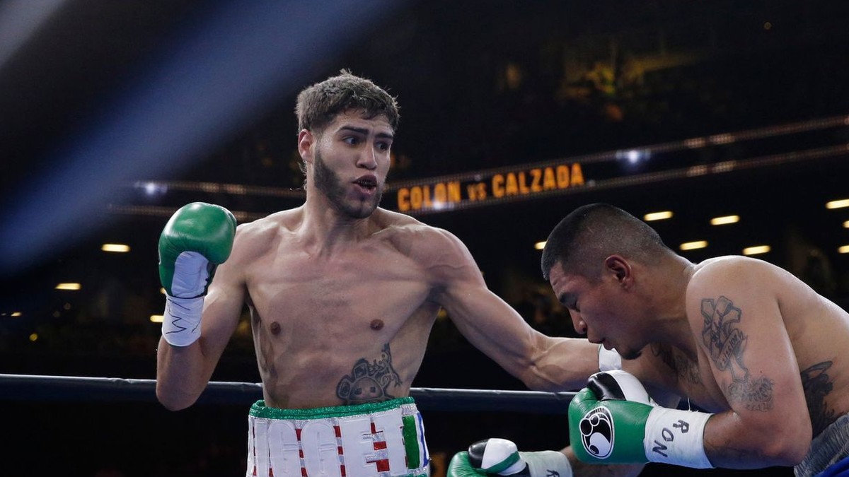 Vľavo portorický boxer Prichard Colon.
