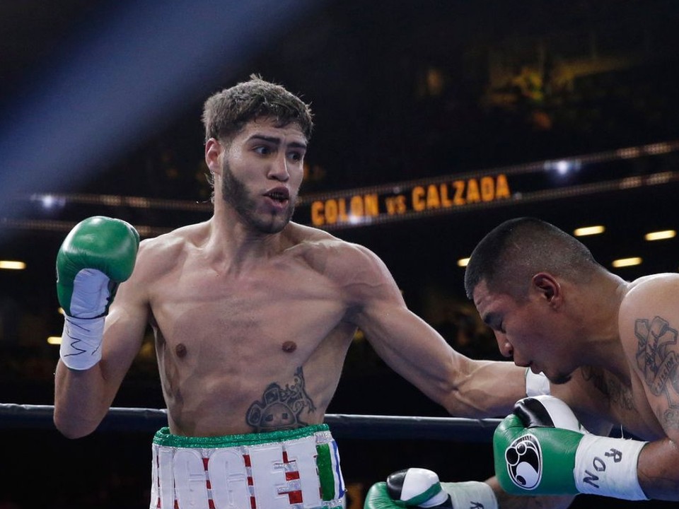 Vľavo portorický boxer Prichard Colon.