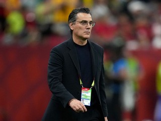 Turkey head coach Vincenzo Montella walks off the field at the end of first half group D World Cup soccer action against Australia in Vancouver, British Columbia, Saturday, June 13, 2026. (Darryl Dyck/The Canadian Press via AP)