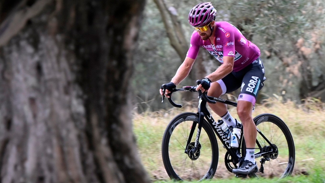 Peter Sagan na Giro d'Italia 2021 - bodovacia súťaž a cyklámenový dres.