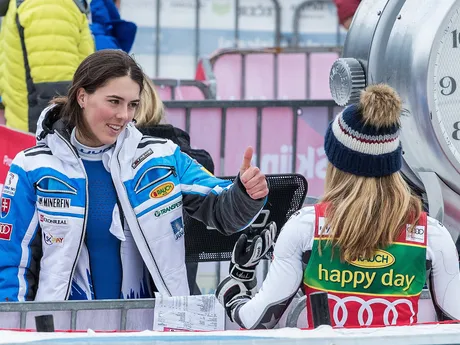 Petra Vlhová a Mikaela Shiffrinová po 2. kole slalomu žien v Maribore v roku 2019.