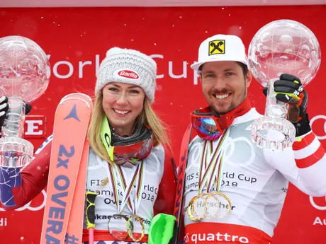 Víťazi Svetového pohára za sezónu 2017/2018 - Mikaela Shiffrinová a Marcel Hirscher.