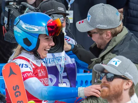 Mikaela Shiffrinová so svojím priateľom a lyžiarom Aleksandrom Aamodtom Kildem.