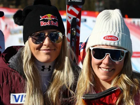 Lindsey Vonnová (vľavo) a Mikaela Shiffrinová po super-G v Cortine d'Ampezzo 2017.