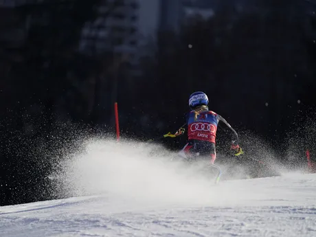 Mikaela Shiffrinová počas slalomu v Lienzi 2023.