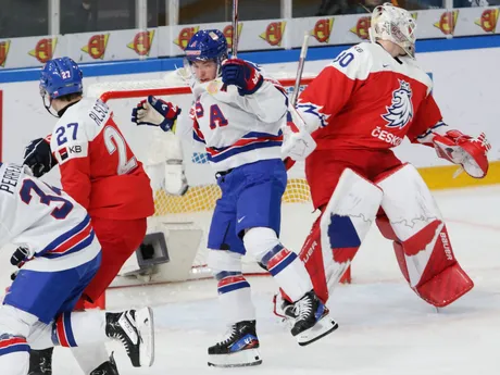 Americkí hokejisti v zápase Česko - USA na MS v hokeji hráčov do 20 rokov 2024. 