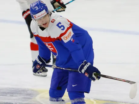 Dávid Nátny v zápase Slovensko - Švajčiarsko na MS v hokeji do 20 rokov 2024.