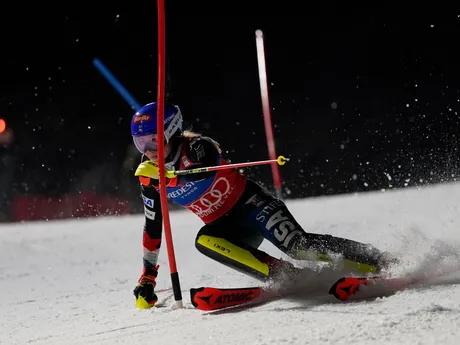 Mikaela Shiffrinová počas slalomu v Courcheveli.
