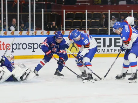 Šanca Slovenska v zápase proti USA počas MS v hokeji do 20 rokov 2024.